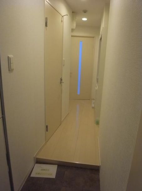 ジェムストーン高田馬場の玄関|おしゃれなホワイト仕様☆