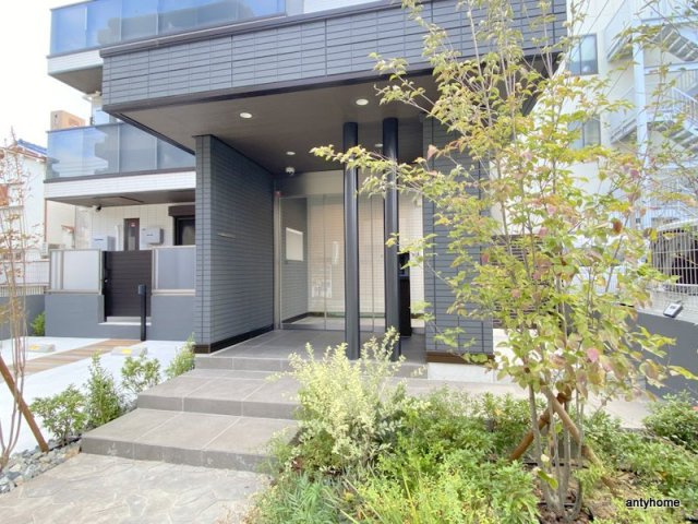 グランドール垂水のエントランス