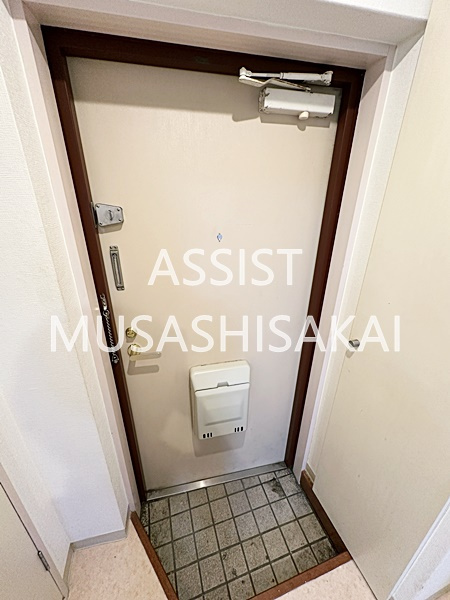 ル・フリメールの玄関