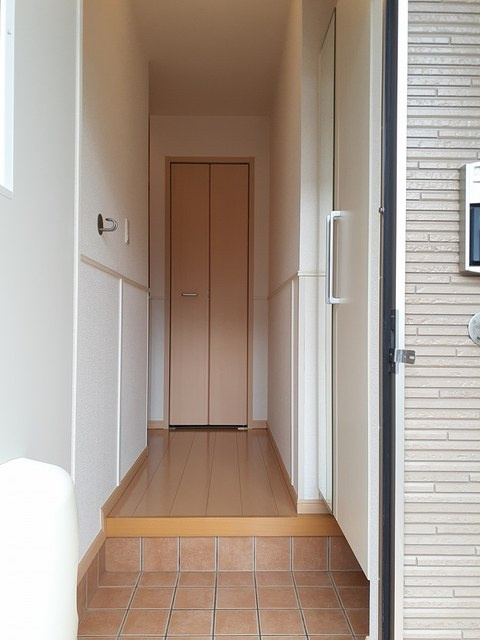 ベルアルモニーＢの玄関