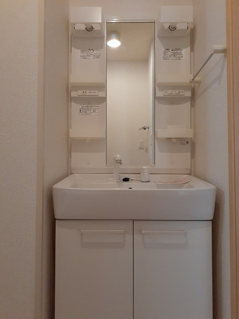 ベルアルモニーＢの独立洗面台