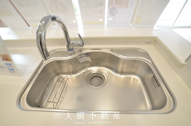 【キッチン】 | 綾瀬市綾西1丁目　新築戸建て　全１棟【仲介手数料無料】