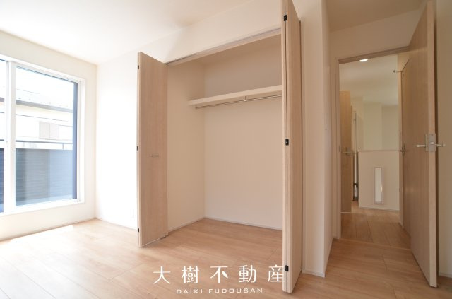 【洋室】 | 綾瀬市綾西1丁目　新築戸建て　全１棟【仲介手数料無料】 | 2階　洋室1（7.0帖）クローゼット
