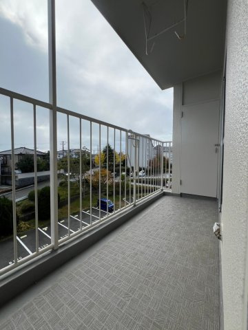 神陵台東住宅56号棟のバルコニー