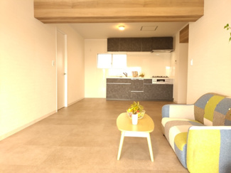 【居間・リビング】 | 香枦園シーサイドヴィラ