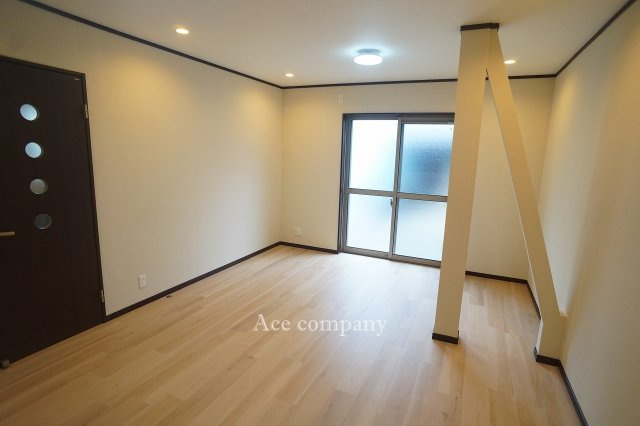 【居間・リビング】 | 東大阪市古箕輪1丁目 | 【LDK：約15帖】
