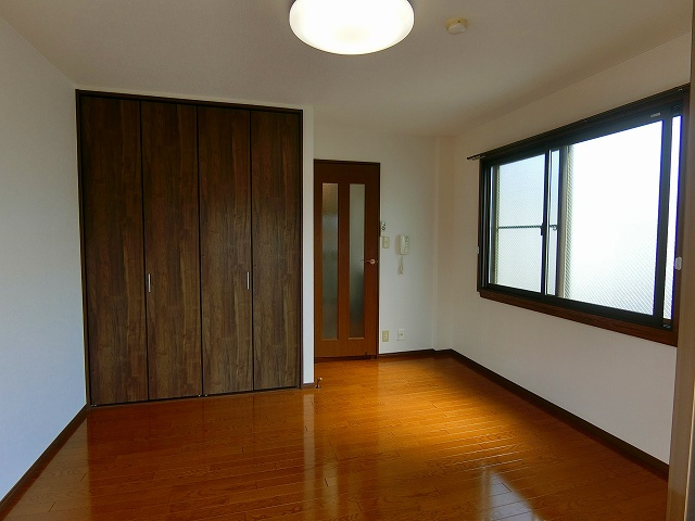 プチメゾン弥生の寝室