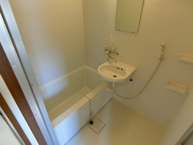 プチメゾン弥生の浴室