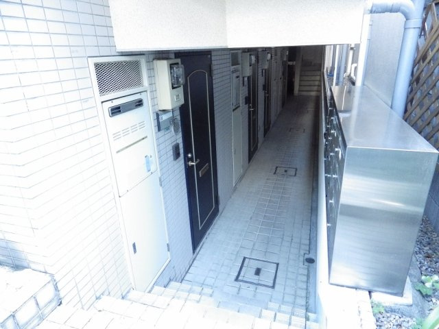 セブンスターハイツ千駄木のエントランス