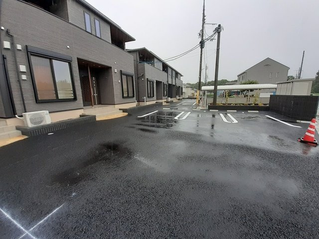 スイレンティ　１の駐車場|車をお持ちの方に嬉しい駐車場付きの物件です