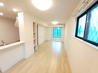 【居間・リビング】 | スイレンティ　１ | 居間です