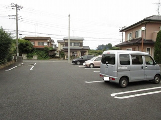 【駐車場】 | ロアジーナ | 駐車場に車を止められます