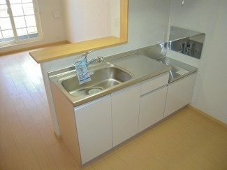 【キッチン】 | ロアジーナ | コンパクトなキッチンで掃除もラクラク
