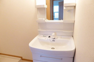 【洗面所】 | ロアジーナ | 広い洗面スペース