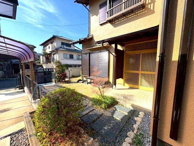 南河内郡太子町聖和台４丁目の一戸建ての庭