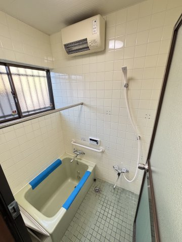 下末吉6丁目APの浴室