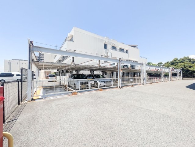 コージースクエア須磨白川台の駐車場