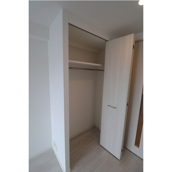 コンフォリア・リヴ新大阪WESTの収納