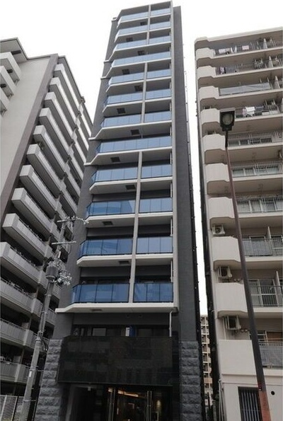 コンフォリア・リヴ新大阪WESTの外観