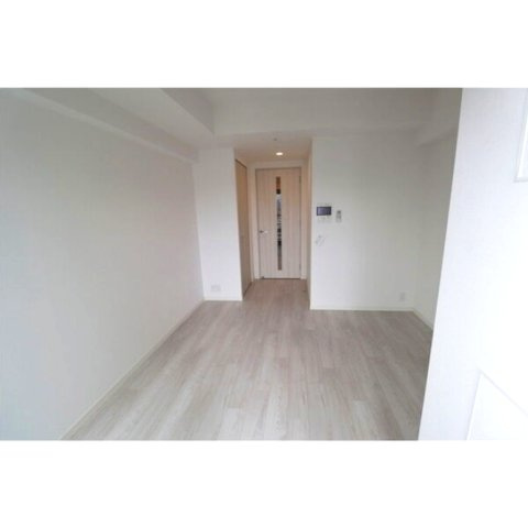 コンフォリア・リヴ新大阪WESTの居間・リビング