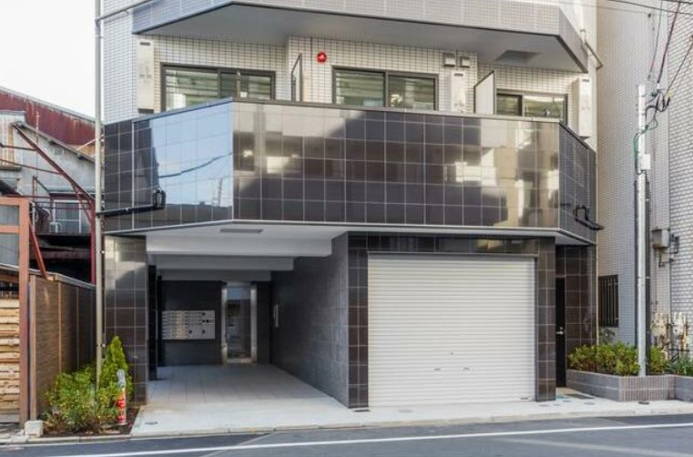 緑3丁目マンションのエントランス