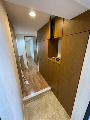 府中市宮町１丁目の賃貸マンションの玄関