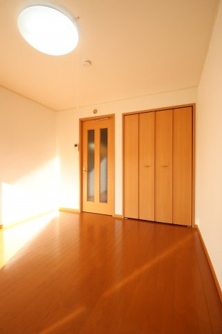 【洋室】 | シャロルエヌ