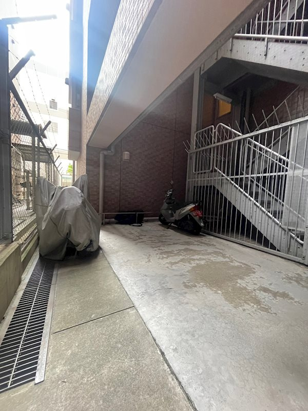 神戸市中央区中町通３丁目の賃貸マンションの駐車場