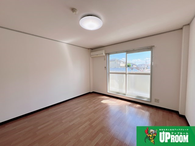 Ｓｕｒｐｌｕｓ　Ｏｎｅ　ＹＯＳＨＩＤＡの居間・リビング