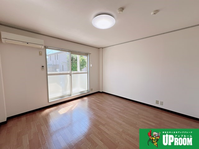 Ｓｕｒｐｌｕｓ　Ｏｎｅ　ＹＯＳＨＩＤＡの居間・リビング