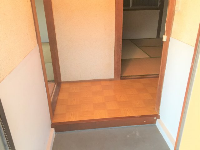 第三藤井荘の玄関