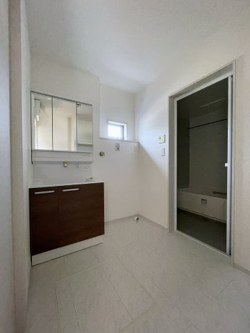 新築戸建　白河市久田野23-P1　イロドリライト　全6棟の独立洗面台