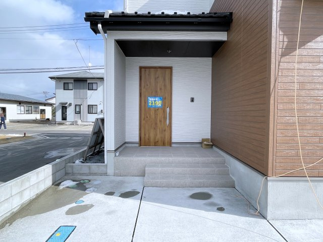 新築戸建　白河市久田野23-P1　イロドリライト　全6棟の玄関