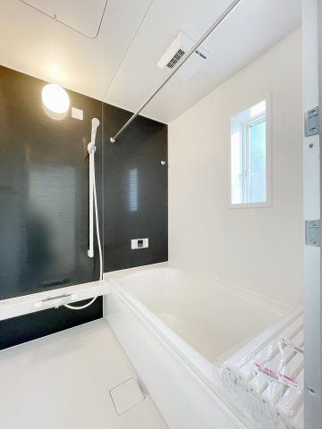 新築戸建・新築建売　白河市蛇石第1　第三小・中央中の浴室|浴室乾燥機付きのバスルームは天候不良時の衣類乾燥にも便利！浴室暖房はヒートショックの不安を軽減！