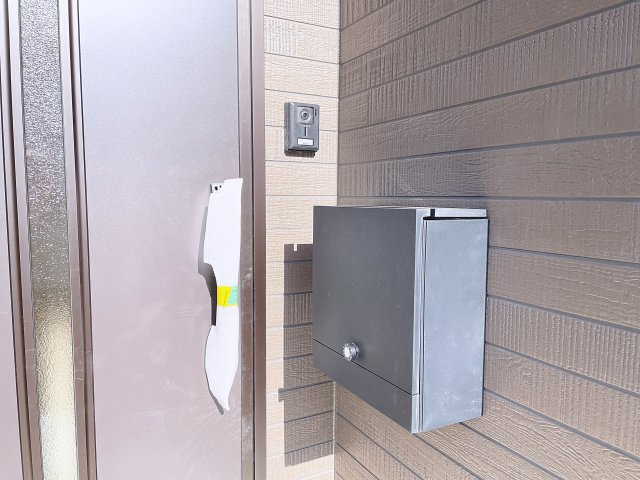 新築戸建・新築建売　白河市関辺第5　関辺小・白河中央中の玄関|モニター付きインターホンで訪問者を確認できるので、防犯対策やプライバシー保護など安心です！