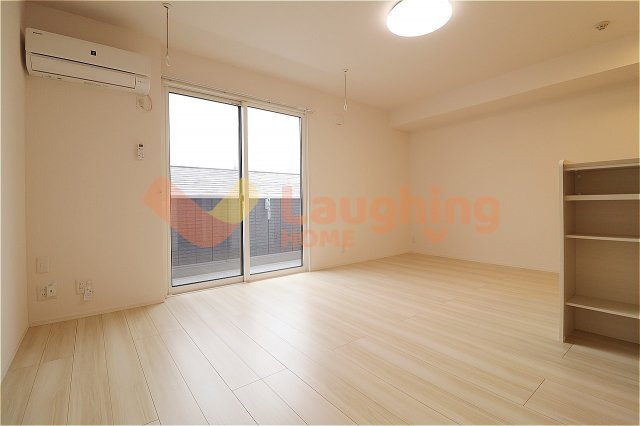 フリーデン国分の居間・リビング|使いやすい居間です