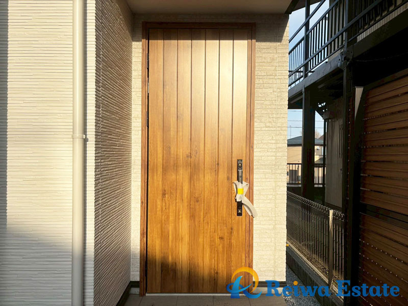 新築戸建　藤沢市辻堂1丁目の玄関