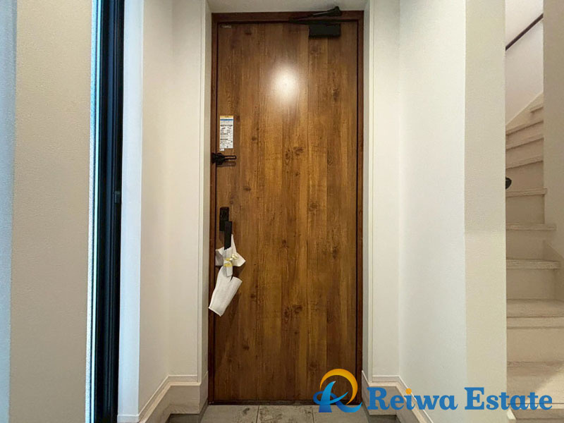 新築戸建　藤沢市辻堂1丁目の玄関