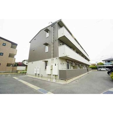 プリムローズの駐車場