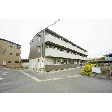 プリムローズの外観|落ち着いた雰囲気の外観です