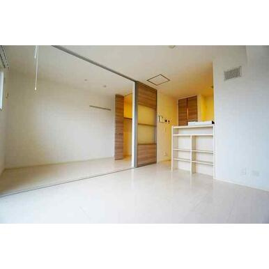 プリムローズの居間・リビング|こちらの居間で趣味の時間をお楽しみください