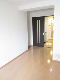 E&T OSHIAGEの居間・リビング