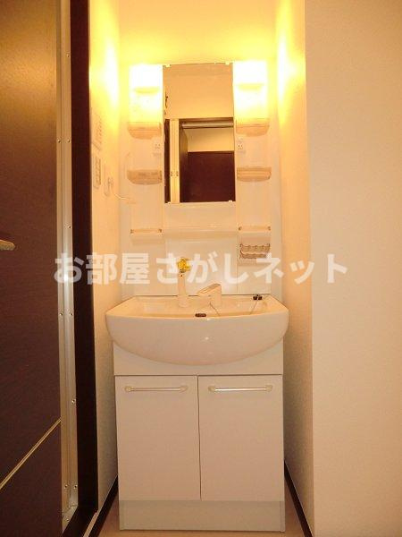 ソフィアヒルズの独立洗面台