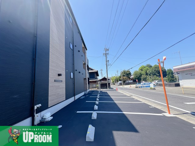 LECOCON岩倉Ⅲの駐車場