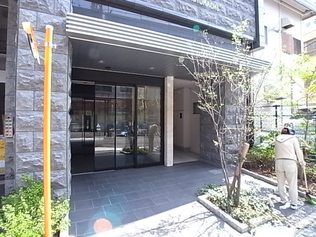 ララプレイス神戸西元町の外観
