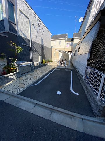 クラリスコートの駐車場