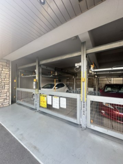 スプランディッド安土町の駐車場