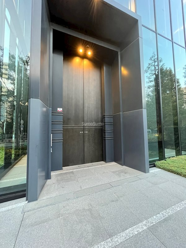 大阪ひびきの街ザ・サンクタスタワーのエントランス