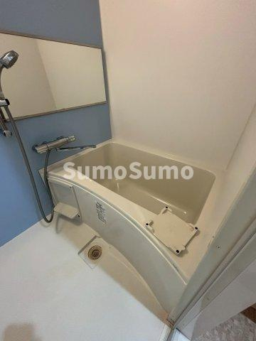 モノトーン難波の浴室