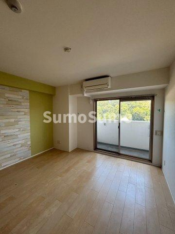 モノトーン難波の居間・リビング